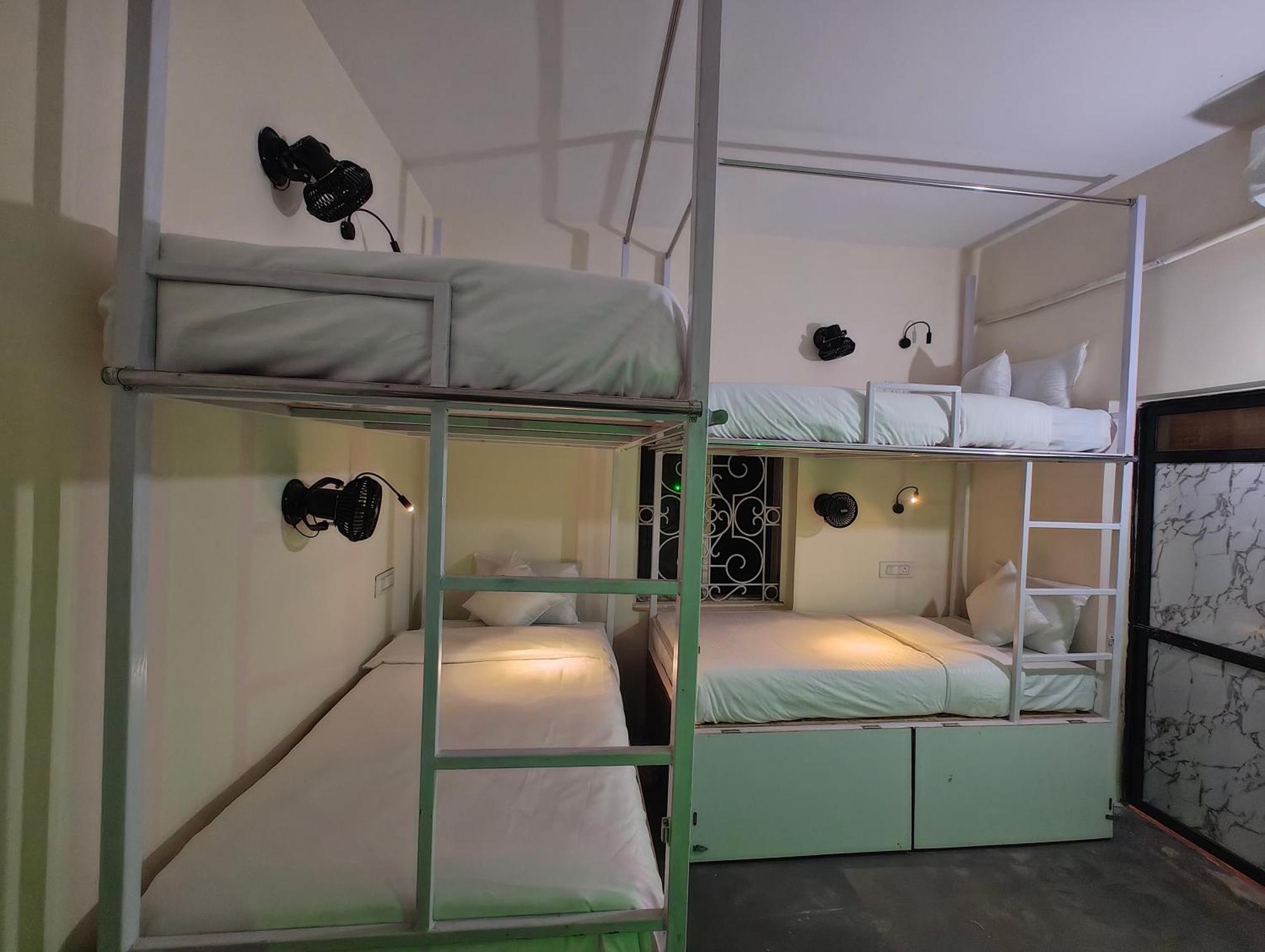 Hot - House Of Travellers, Vagator Hostel Exterior photo
