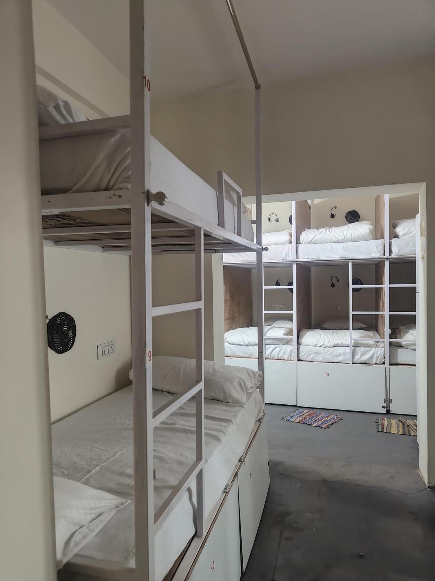 Hot - House Of Travellers, Vagator Hostel Room photo